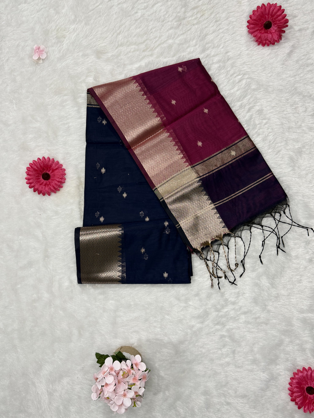 Maheswari - Cotton Silk - Black Red Butti