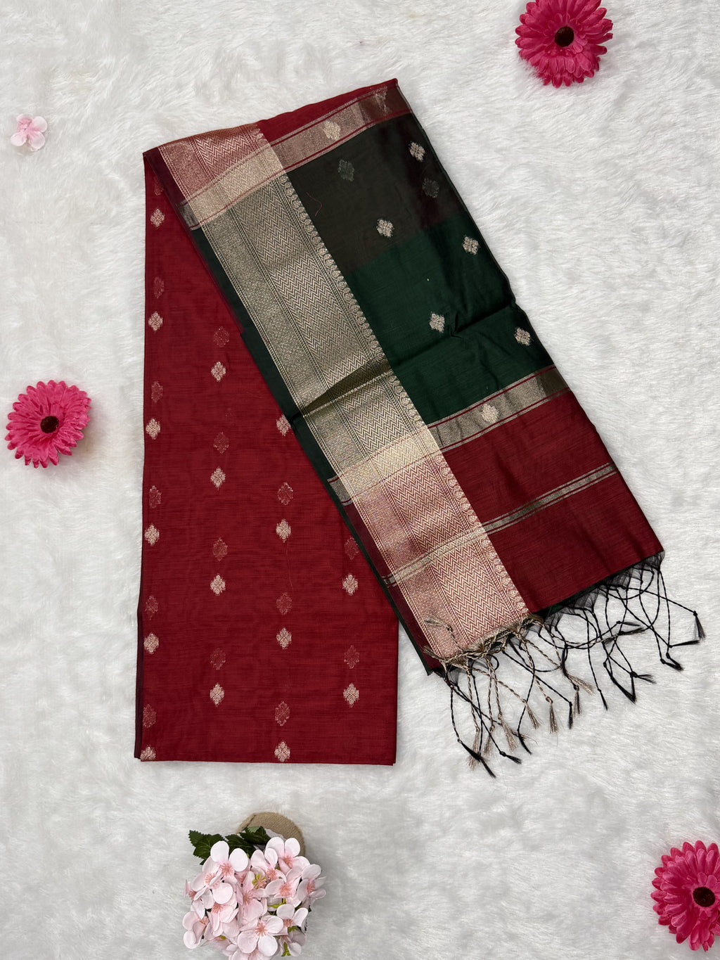 Maheshwari - Cotton Silk - Red Green Butti