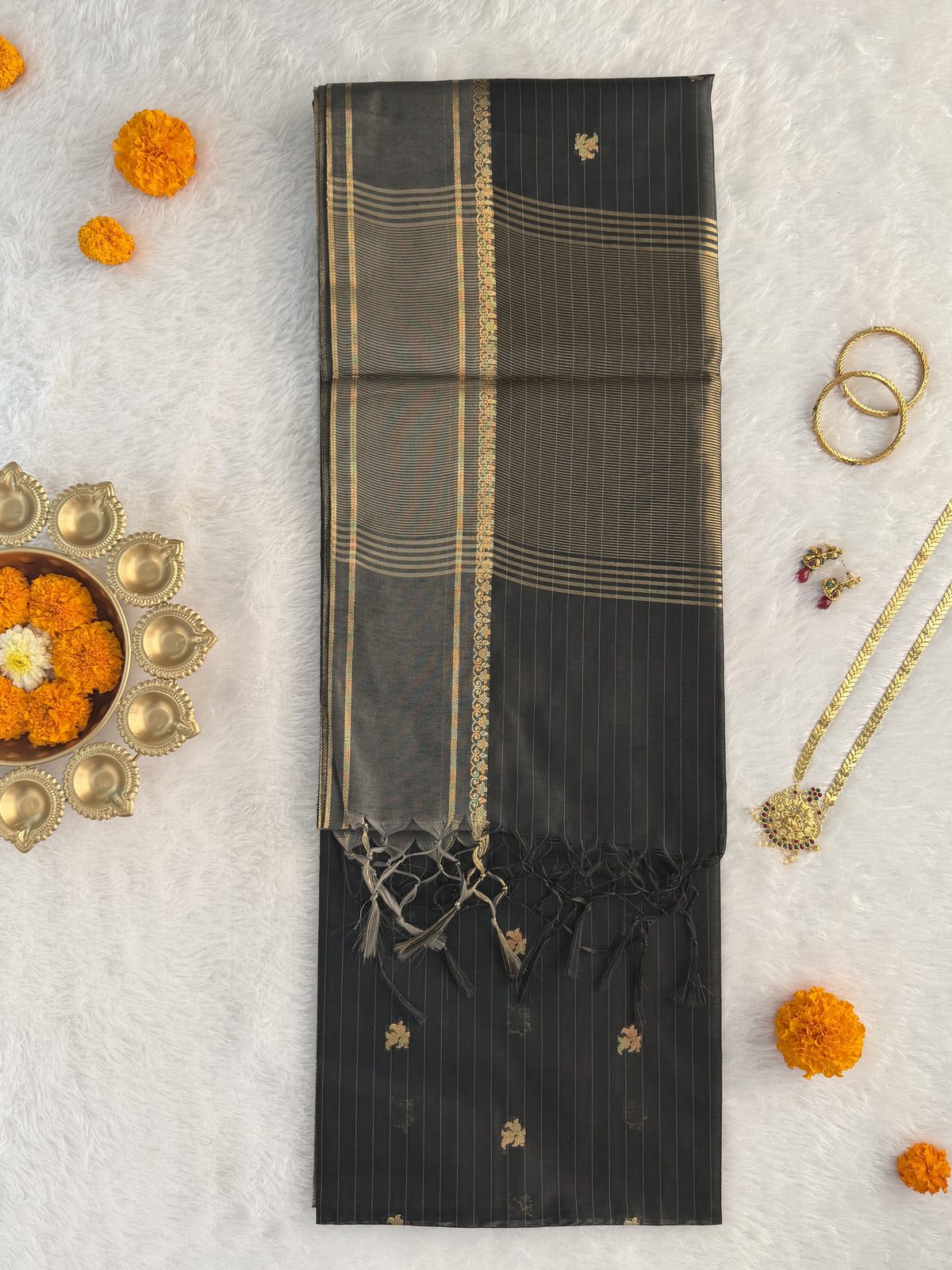 Maheshwari - Cotton Silk - Black Line Border