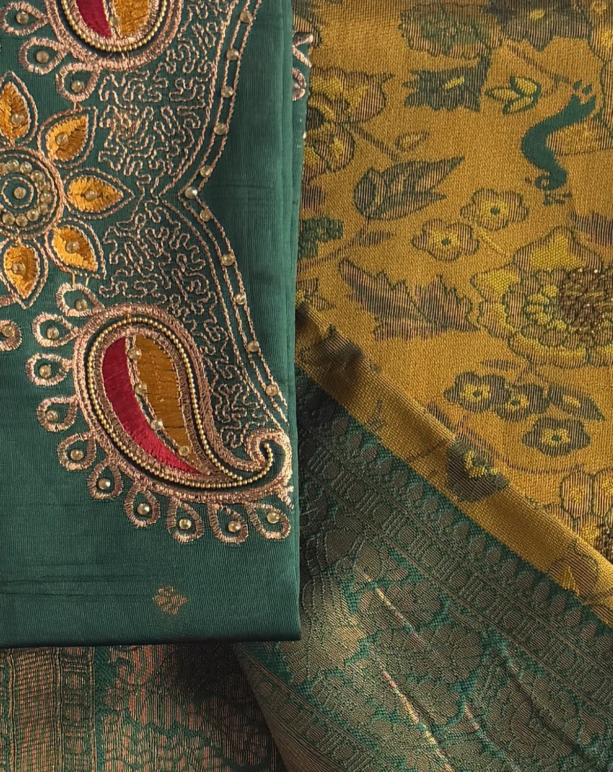 Tissue - Tissue Silk - Mustard Green Tassels