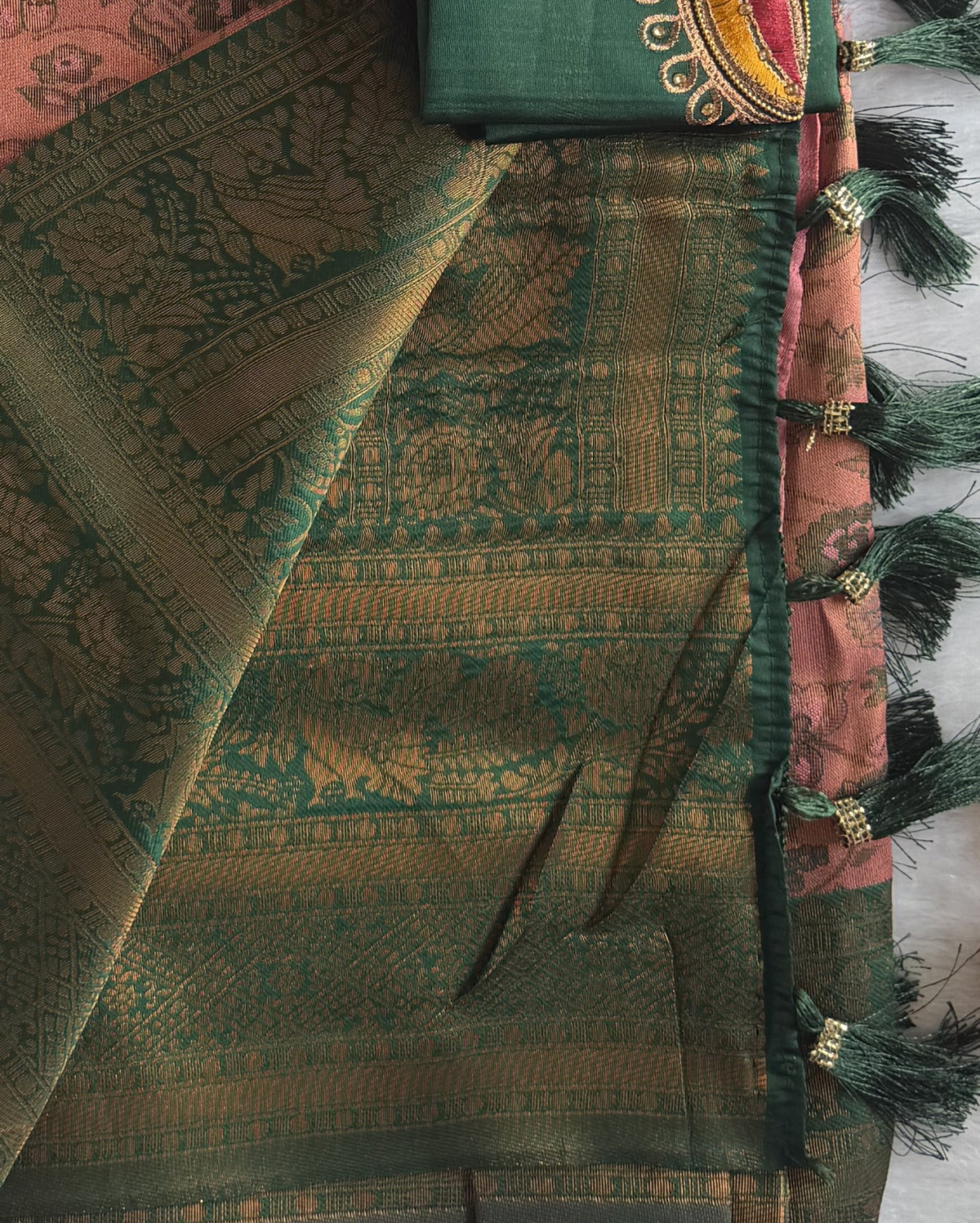 Tissue - Tissue Silk - Peach Green Tassels